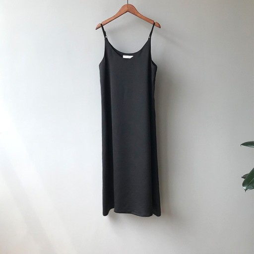 Yksivärinen olkaimeton mekko A2784