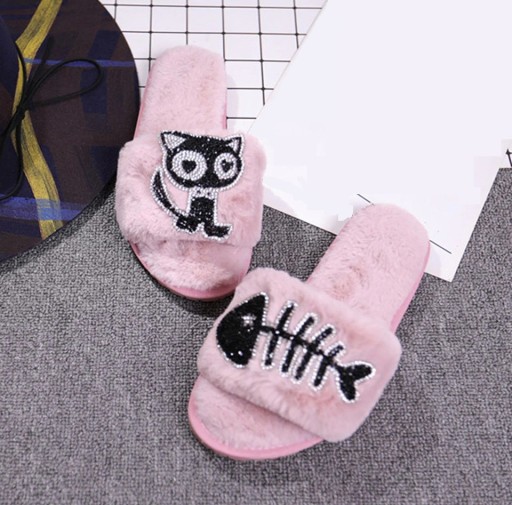 Zapatillas de mujer con pedrería