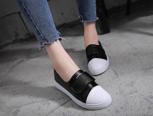 Zapatillas de mujer con velcro
