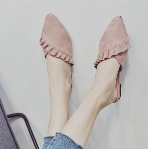 Zapatillas de mujer con volantes