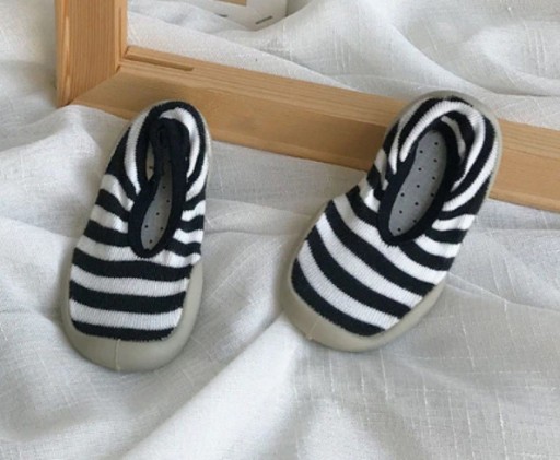 Zapatillas de rayas para niños