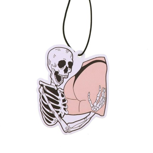 Závěsný osvěžovač vzduchu do auta s motivem kostry a stylizované postavy voňavý přívěsek bílý s růžovým potiskem
