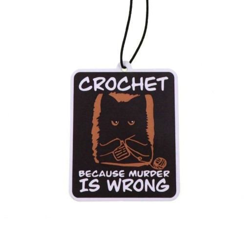 Závěsný osvěžovač vzduchu do auta s textem CROCHET a motivem kočky voňavý přívěsek aromaterapie černo hnědý doplněk interiéru