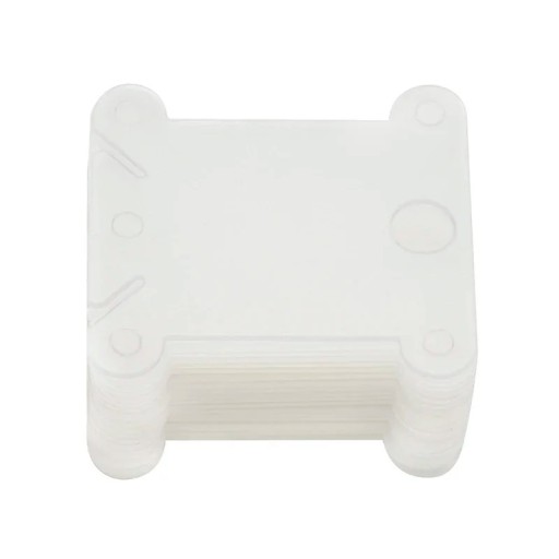 Zestaw 100 plastikowych uchwytów na nici do haftu 3,8 x 3,6 cm. Organizer na nici do szycia i haftu krzyżykowego. Szpulki do nawijania i czyszczenia włóczki i bawełny.