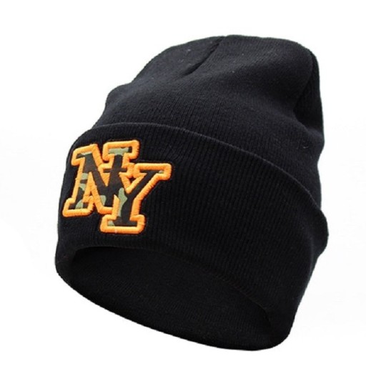 Zimní černá čepice s nápisem NY