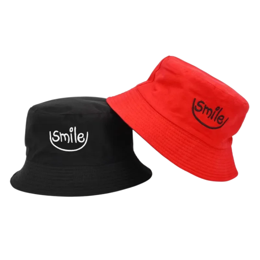 Zwart-rode omkeerbare vissershoed met de tekst Smile Stijlvolle zomerhoed Polyester 56 58 cm Bescherming tegen de zon Buiten