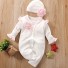 Baby-Overall für Mädchen mit Mütze T2674 weiß