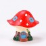 Cabană decorativă în formă de toadstool roșu