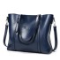 Damen-Lederhandtasche M1253 dunkelblau