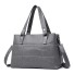 Damen-Lederhandtasche M889 grau