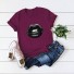 Damen-T-Shirt mit Lippen-Print lila