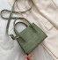 Damenhandtasche mit Krokodilledermuster M756 oliv