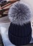 Damska czapka zimowa z pomponem A545 ciemnoniebieski