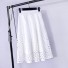 Dámska dierovaná sukňa so spodničkou biela