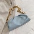 Dámska kabelka so zlatou reťazou svetlo modrá