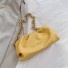 Dámska kabelka so zlatou reťazou žltá