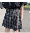 Dámska kockovaná mini sukňa s kraťasy 3