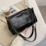 Dámska kožená kabelka M714 čierna