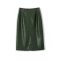 Dámska kožená sukňa s rázporkom tmavo zelená