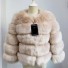 Damska kurtka zimowa wykonana ze sztucznego futra beżowy