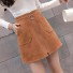 Dámska mini sukňa so zipsom A1151 svetlo hnedá