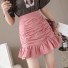 Dámská mini sukně s řasením a volánem růžová