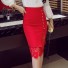 Dámska puzdrová sukňa s čipkou A1975 červená