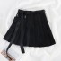 Dámská skládaná mini sukně s kapsou černá