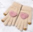 Dámské zimní rukavice se srdcem béžova