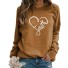 Damski sweter z nadrukiem serca jasny brąz