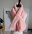 Damski szalik z futra różowy