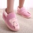Damskie pantofle domowe z kotem różowy