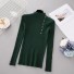 Dámsky pletený sveter s gombíkmi tmavo zelená