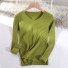 Dámský pletený svetr s výstřihem zelená