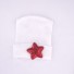 Dětská čepice s hvězdou A490 červená