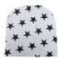 Detská čiapka s hviezdami biela