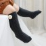 Detské ponožky s brmbolcami tmavo sivá