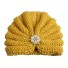 Dívčí zimní čepice s perlami žlutá