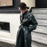Długi płaszcz damski wykonany ze sztucznej skóry ciemnozielony