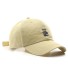 Herren-Cap mit der Aufschrift T43 creme