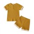 Kinder-T-Shirt und Shorts L1311 dunkelgelb