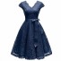 Koronkowa sukienka z kokardą A2788 ciemnoniebieski
