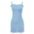 Letnia mini sukienka z odsłoniętymi ramionami niebieski