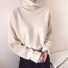 Lockerer Rollkragenpullover für Damen creme