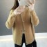 Női bolyhos pulóver G430 gombokkal világos barna