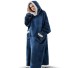 Oversize mikinová deka s rukávmi 120 cm tmavo modrá