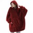 Oversize mikinová deka s rukávmi P4003 tmavo červená