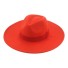 Pălărie de pâslă roșu deschis