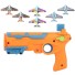 Pistole vystřelující letadla oranžová