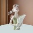 Posąg kobiety z 30 cm wazonem 2